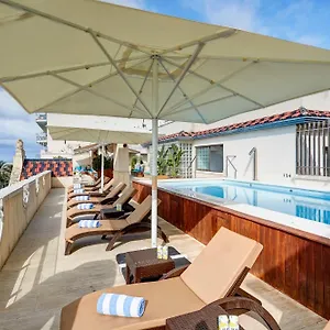 https://la-nina-sitges.catalonia-hotels.com